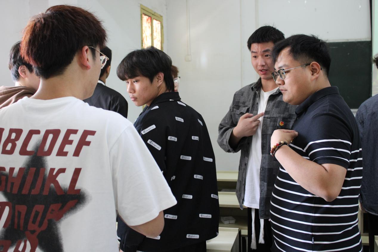 Beat365官网团委举办第三期团课结业典礼暨入团仪式