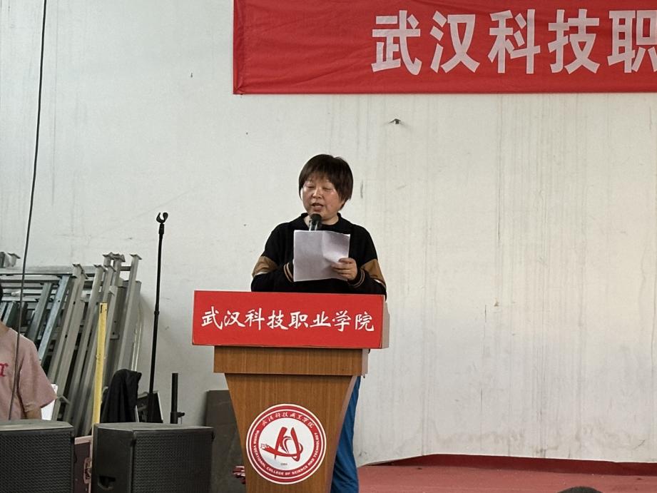 Beat365官网举办2022-2023学年“五四”表彰大会暨文艺汇演