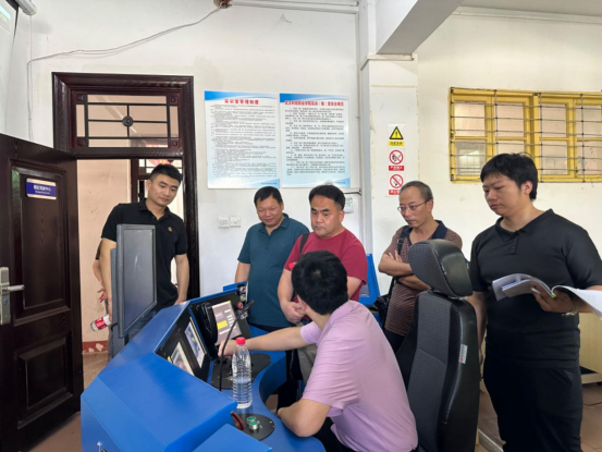 武汉光谷职业学院实验室安全检查组 莅临Beat365官网现场检查