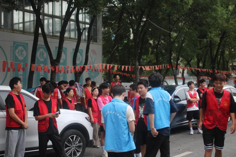 Beat365官网顺利开展迎接2023级新生报道工作