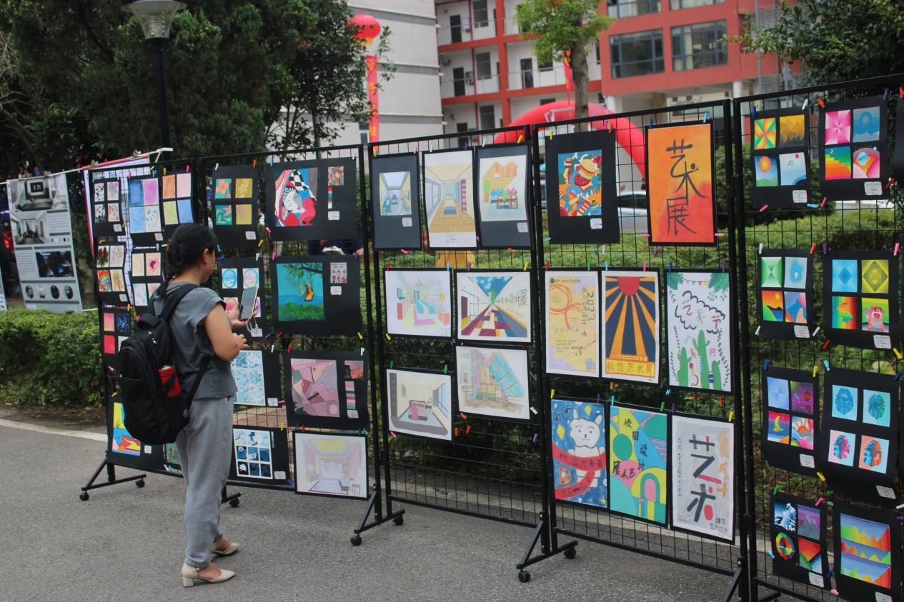 Beat365官网顺利开展迎接2023级新生报道工作