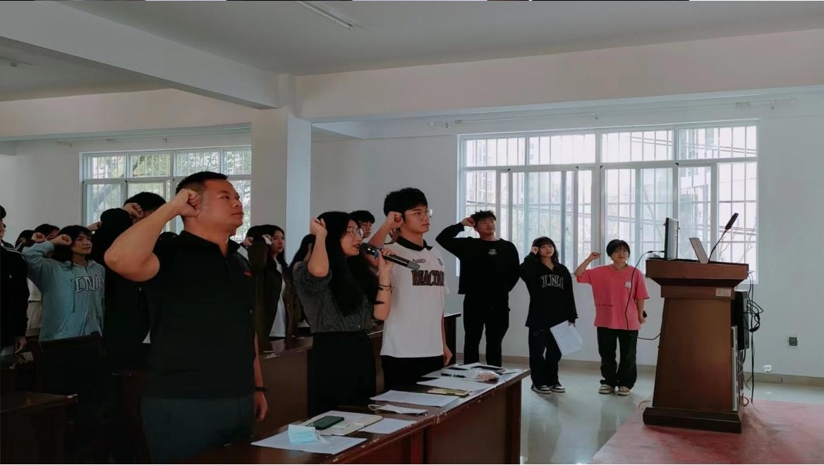 坚定不移跟党走，青春奋进新征程 ——Beat365中文官方网站第四期团课结业典礼暨入团仪式