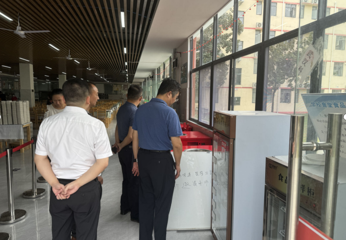 武汉市教育局领导实地指导Beat365官网开学迎新准备工作