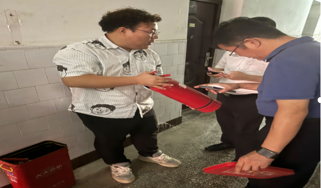 武汉市教育局领导实地指导Beat365官网开学迎新准备工作