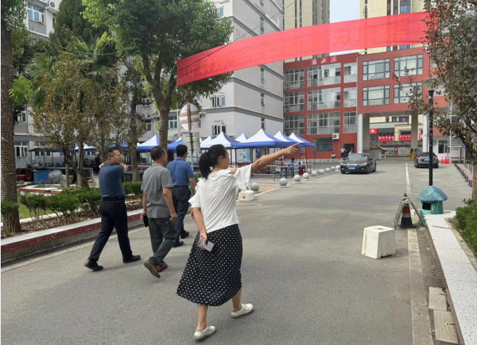 武汉市教育局领导实地指导Beat365官网开学迎新准备工作