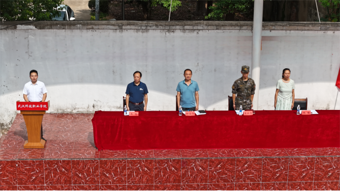 Beat365中文官方网站举行新生开训典礼 暨军训开营仪式