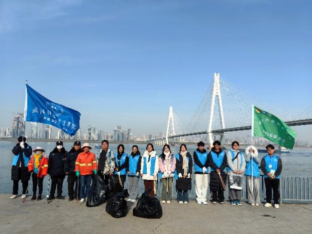 携手四域联动健步走，共筑爱河护湖新征程