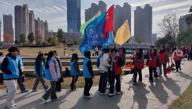 携手四域联动健步走，共筑爱河护湖新征程