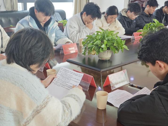 凝聚青春力量，共筑团结梦想 ——Beat365中文官方网站24级团组织生活会纪实