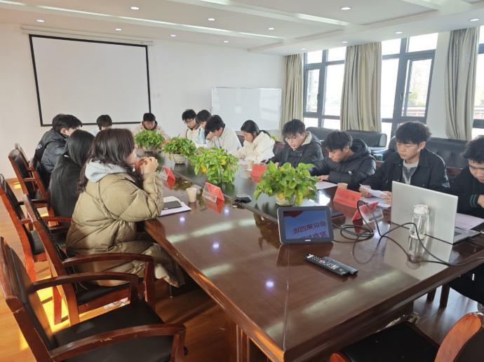 凝聚青春力量，共筑团结梦想 ——Beat365中文官方网站24级团组织生活会纪实