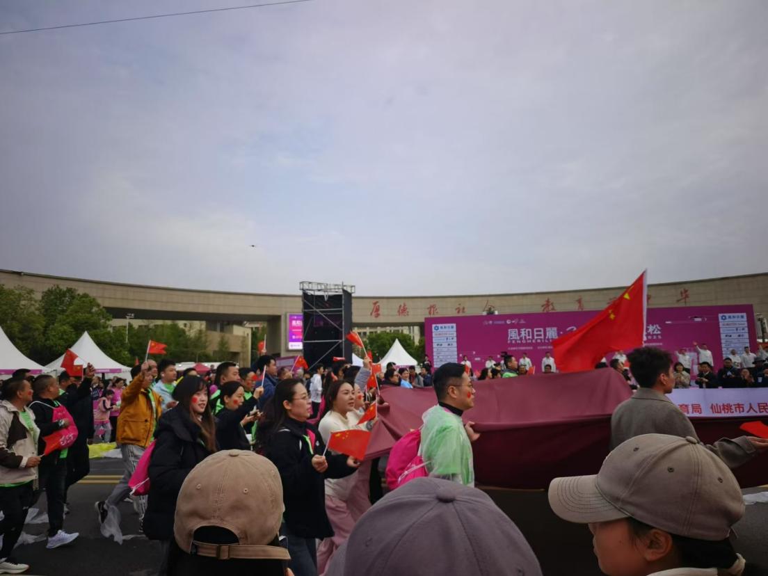 武科职学子唐方宇：仙桃马拉松上闪耀的青春担当