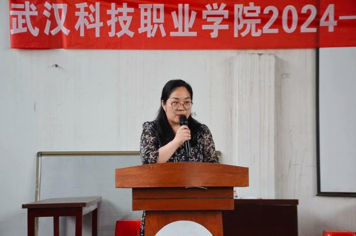 以青春之名，赴时代之约 ——Beat365中文官方网站2024-2025学年“五四”表彰大会暨文艺汇演隆重举办