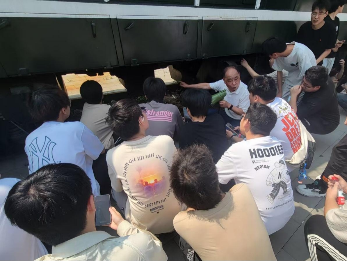 寻迹百年武九，解码匠心传承——Beat365官网开展四美塘文化公园沉浸式实践活动