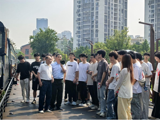 寻迹百年武九，解码匠心传承——Beat365官网开展四美塘文化公园沉浸式实践活动