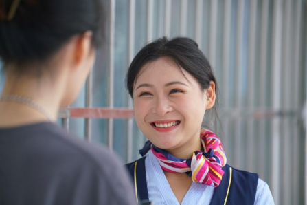 毕业进行时，就业零距离:  Beat365中文官方网站毕业证领取日巧设就业直通车