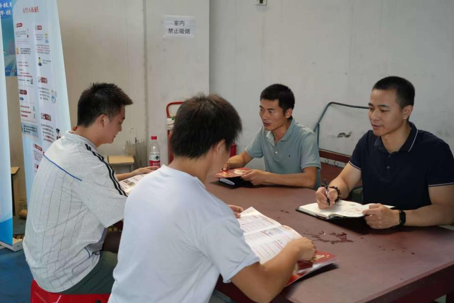 青春启航 梦想绽放——Beat365中文官方网站2025届毕业季