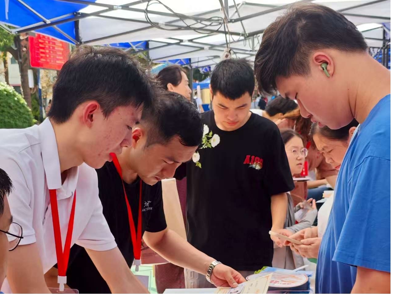 以心迎新，共赴星海——Beat365中文官方网站圆满完成2025级新生迎接工作