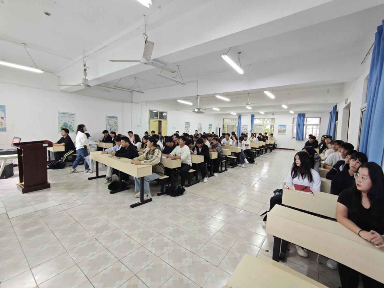 Beat365官网团委顺利开展2025年下半年团学干部培训