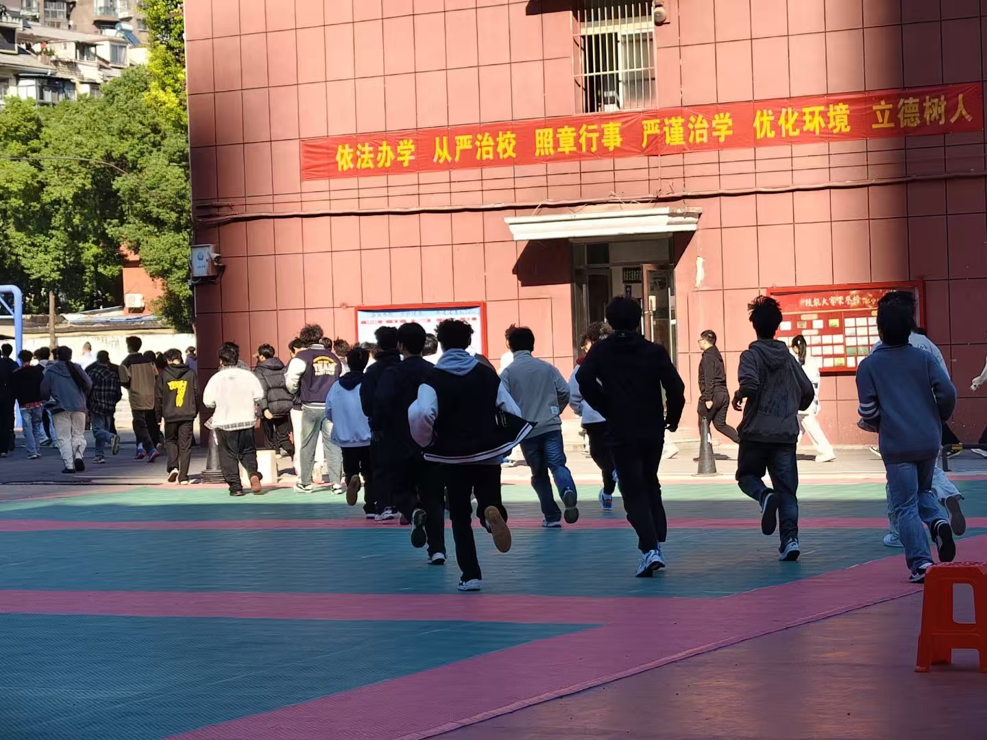 Beat365中文官方网站开展消防安全专题培训 暨实战演练——筑牢校园安全防线