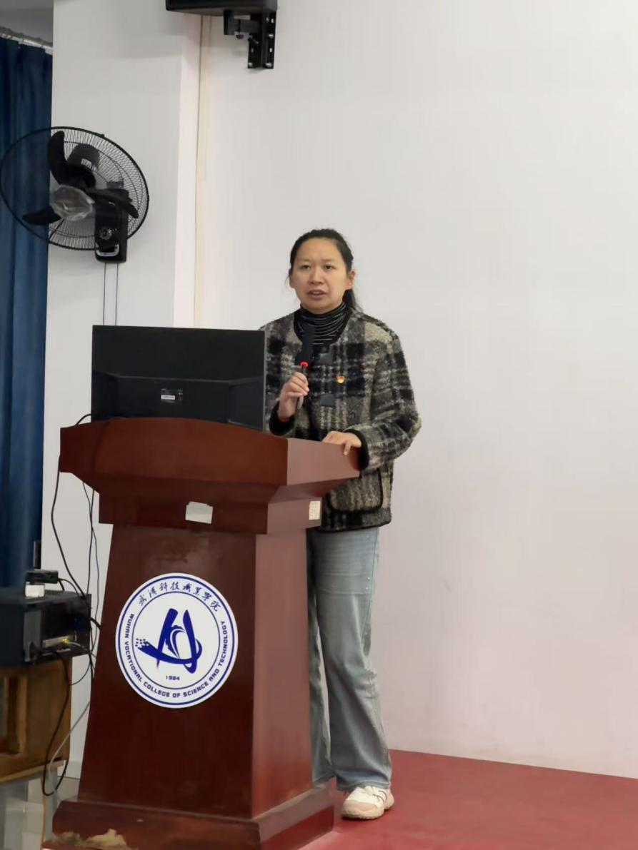 淬炼初心强作风 砥砺奋进启新程—— Beat365中文官方网站举行预备党员宣誓仪式暨作风建设专题学习