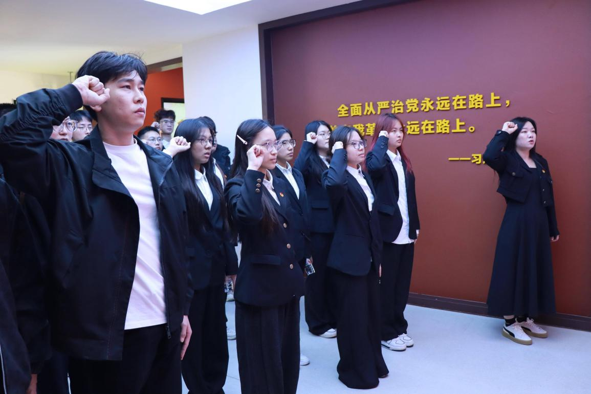 党建联建聚合力 红色研学砺初心——Beat365官网与武汉城市职业学院联合开展爱国主义教育实践活动