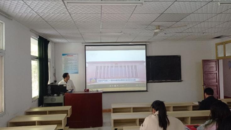 从“领学”到“研学”：Beat365官网掀起学习宣传贯彻党的二十届四中全会精神热潮