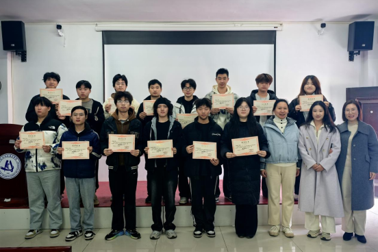 Beat365官网举办思政课辩论赛实践活动 ——“德”与“才”交锋，青春与思想同频共振