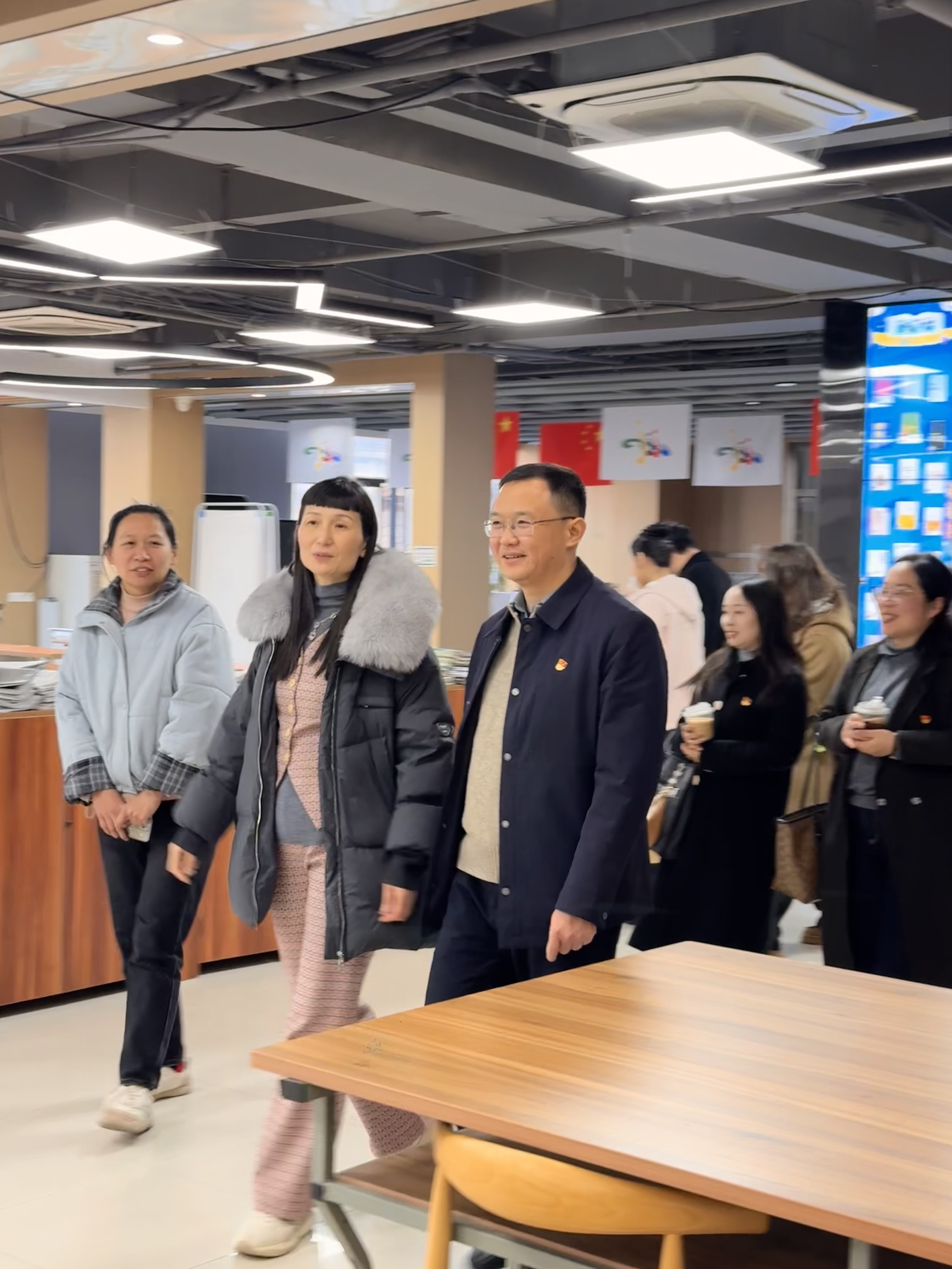 党建互鉴促提升 协同育人启新程——Beat365中文官方网站赴武汉市第一商业学校开展党建交流活动