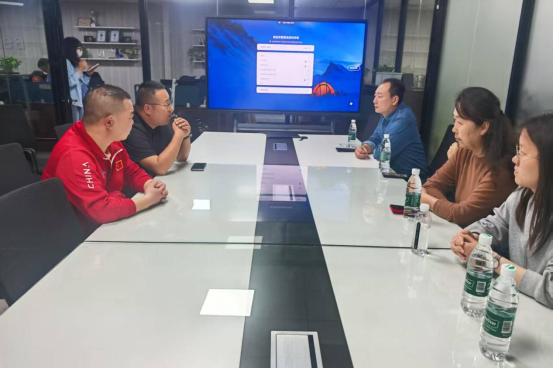 Beat365官网2023级辅导员赴美的集团走访看望实习学生