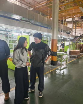 Beat365官网2023级辅导员赴美的集团走访看望实习学生