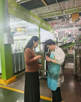 Beat365官网2023级辅导员赴美的集团走访看望实习学生