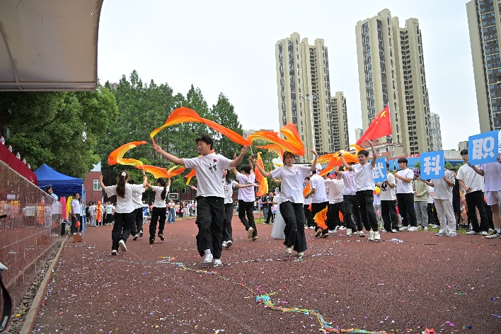 活力校园 趣享运动｜Beat365中文官方网站2026年趣味运动会暨教职工趣味运动会圆满落幕
