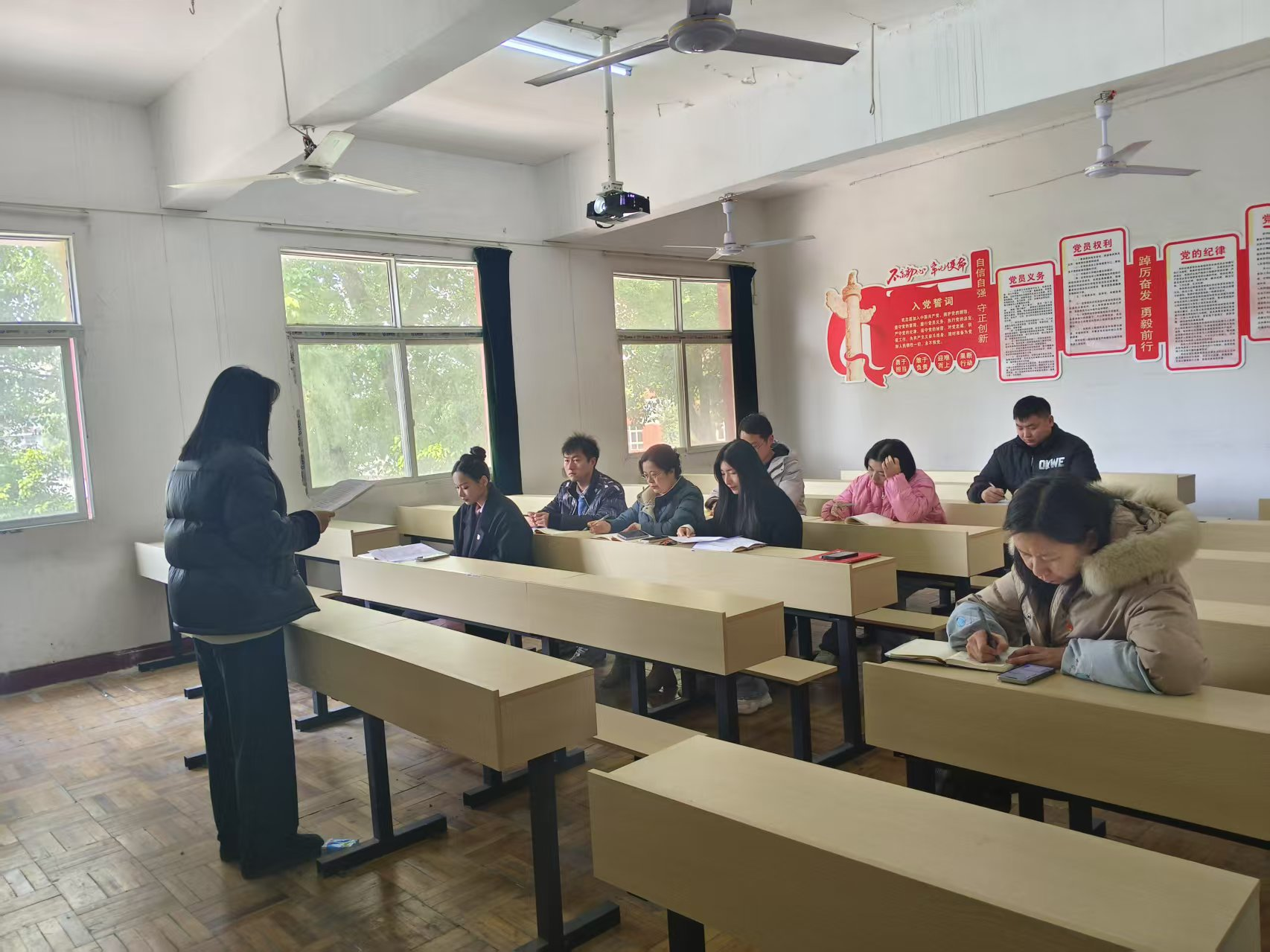 扎实开展组织生活会，增强支部凝聚力向心力