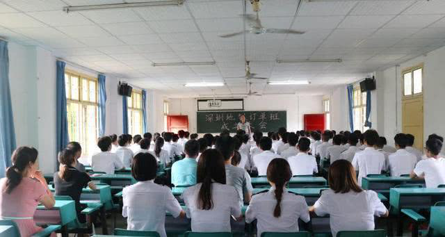 入学即入职 地铁订单班受热捧