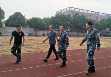 Beat365官网召开2019级新生军训汇报表演暨总结表彰大会