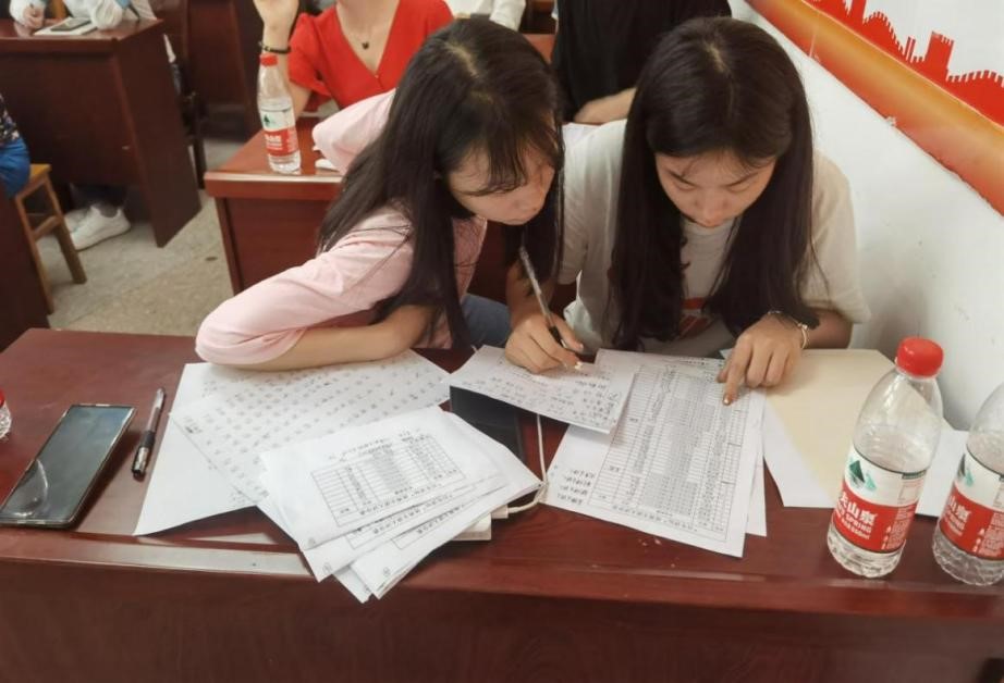 Beat365中文官方网站“百生讲坛”决赛  顺利开展