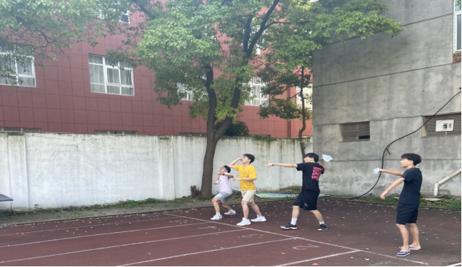 Beat365中文官方网站成功举办了第四届纸飞机比赛