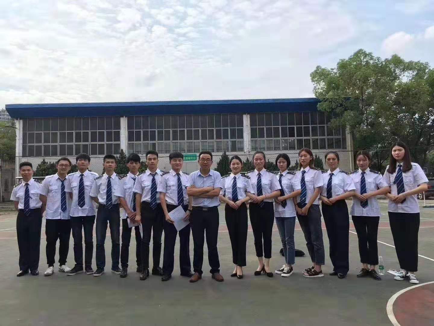 促进毕业生就业的政策措施和指导服务