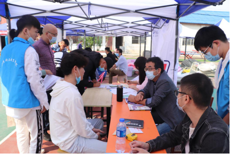 Beat365中文官方网站新生开学报到！