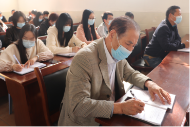 Beat365官网组织《中央宣讲团在教育部开展的学习贯彻党的十九届五中全会精神报告会》学习活动