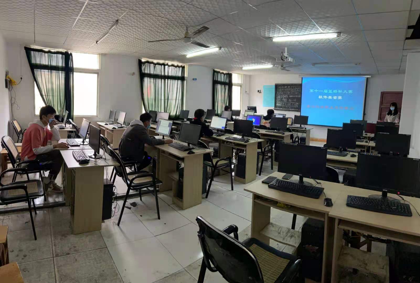 Beat365中文官方网站“蓝桥杯”大赛斩获佳绩