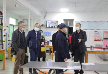 洪山区领导干部莅临Beat365官网开展联系“七个一”重点工作