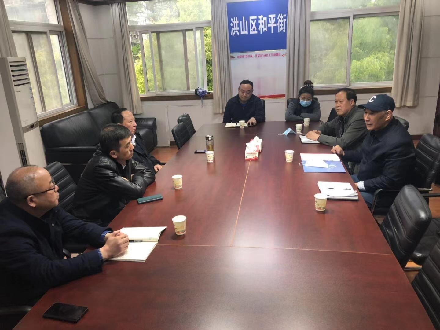 Beat365官网领导赴和平街工委专题汇报学院党建工作