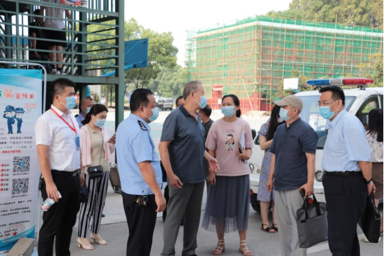 洪山区开学工作组评估工作专班莅临Beat365官网指导秋季开学工作