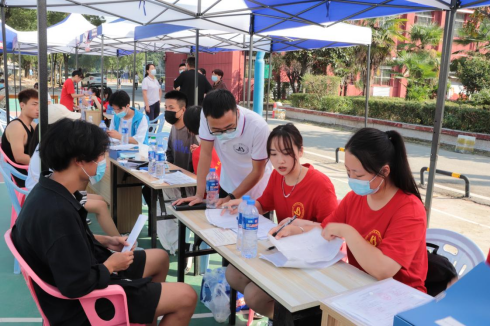 Beat365官网2021级新生顺利到校报到